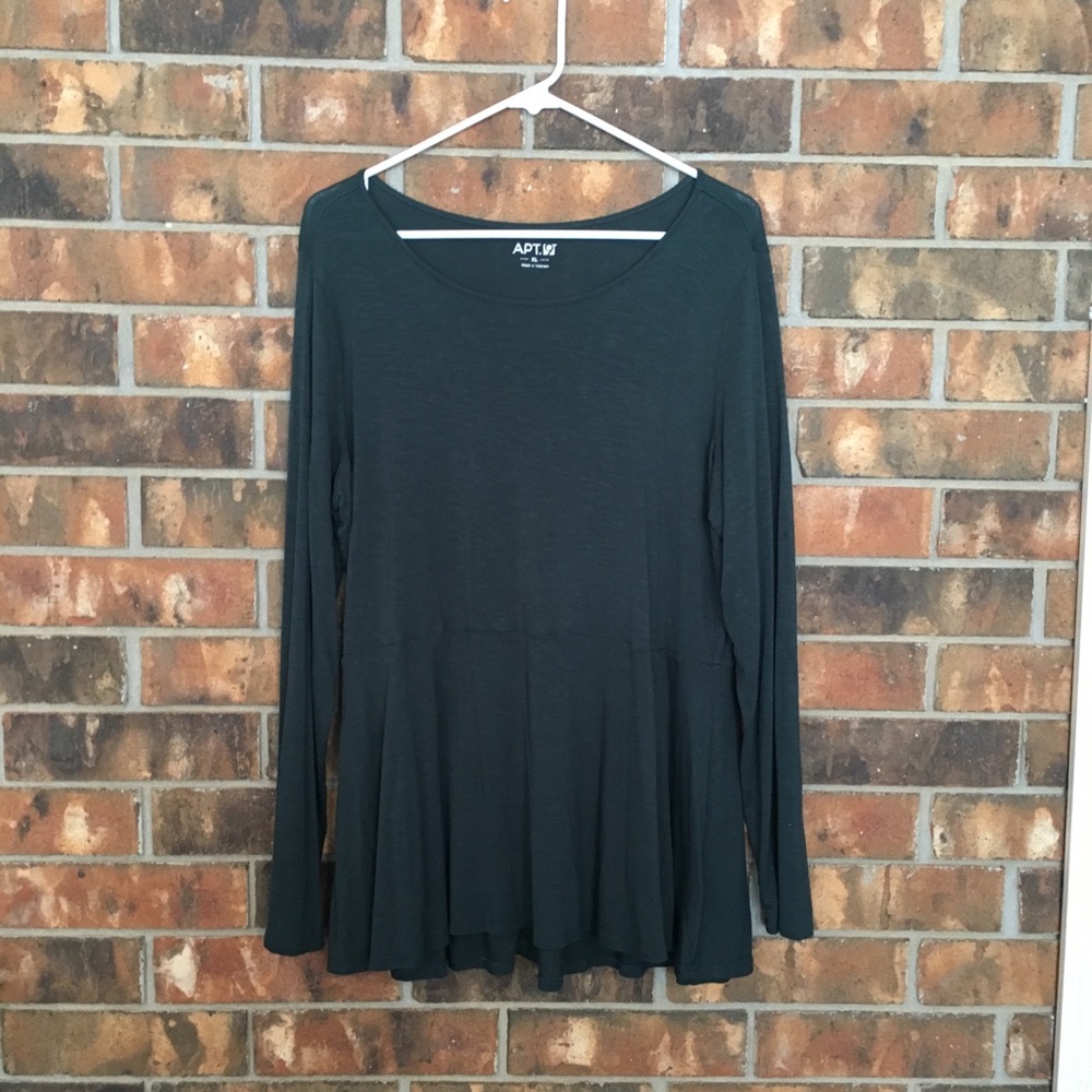 Apt. 9 Top